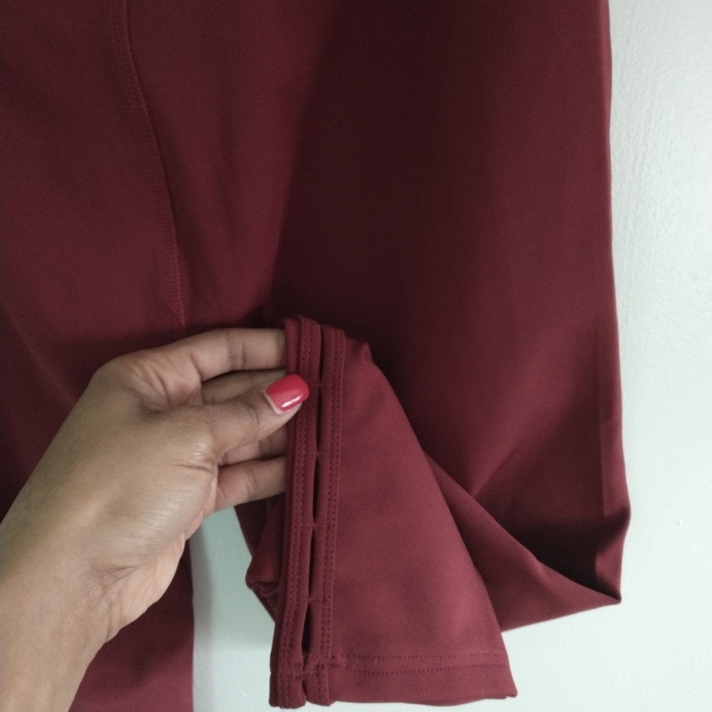 Women's wine colored Capri leggings - Picture 12 of 12